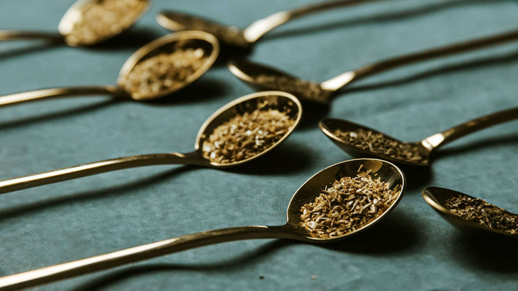 tea spoons with tea
