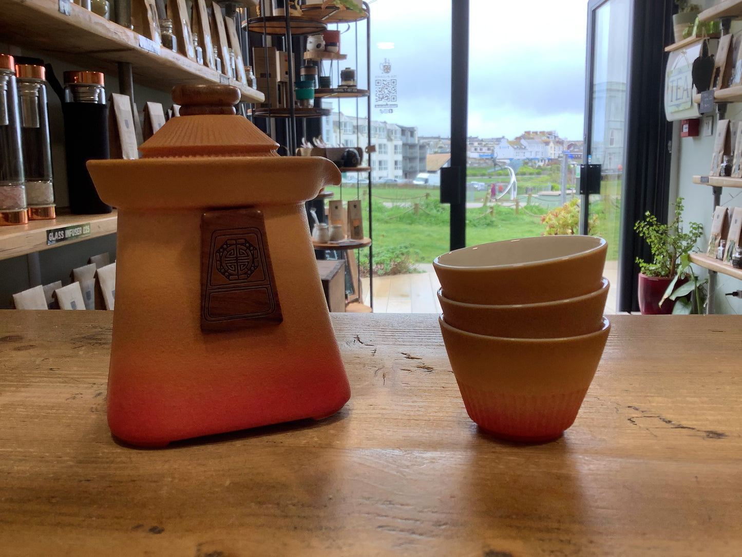 Temple tea set