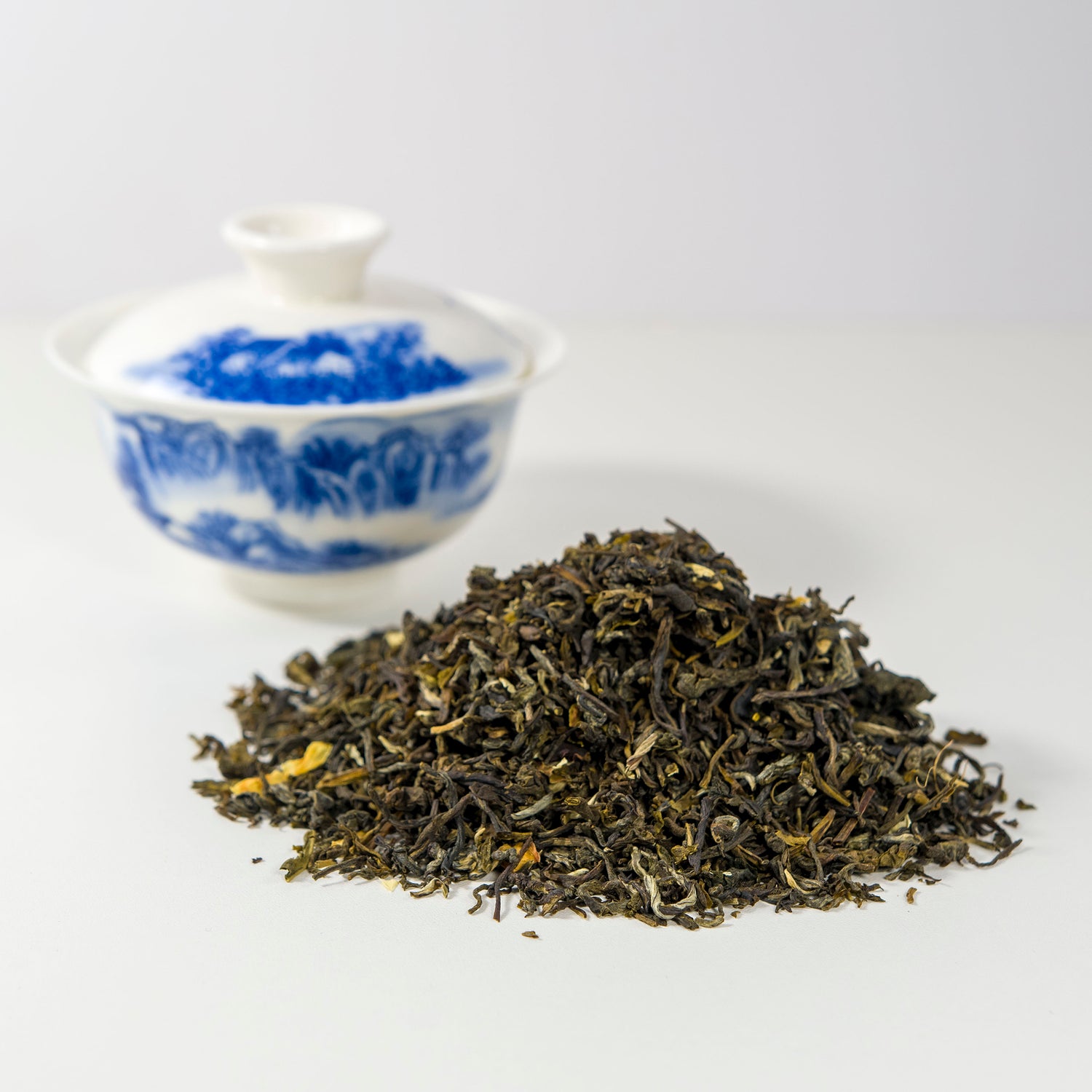 china jasmine tea with petals gaiwan